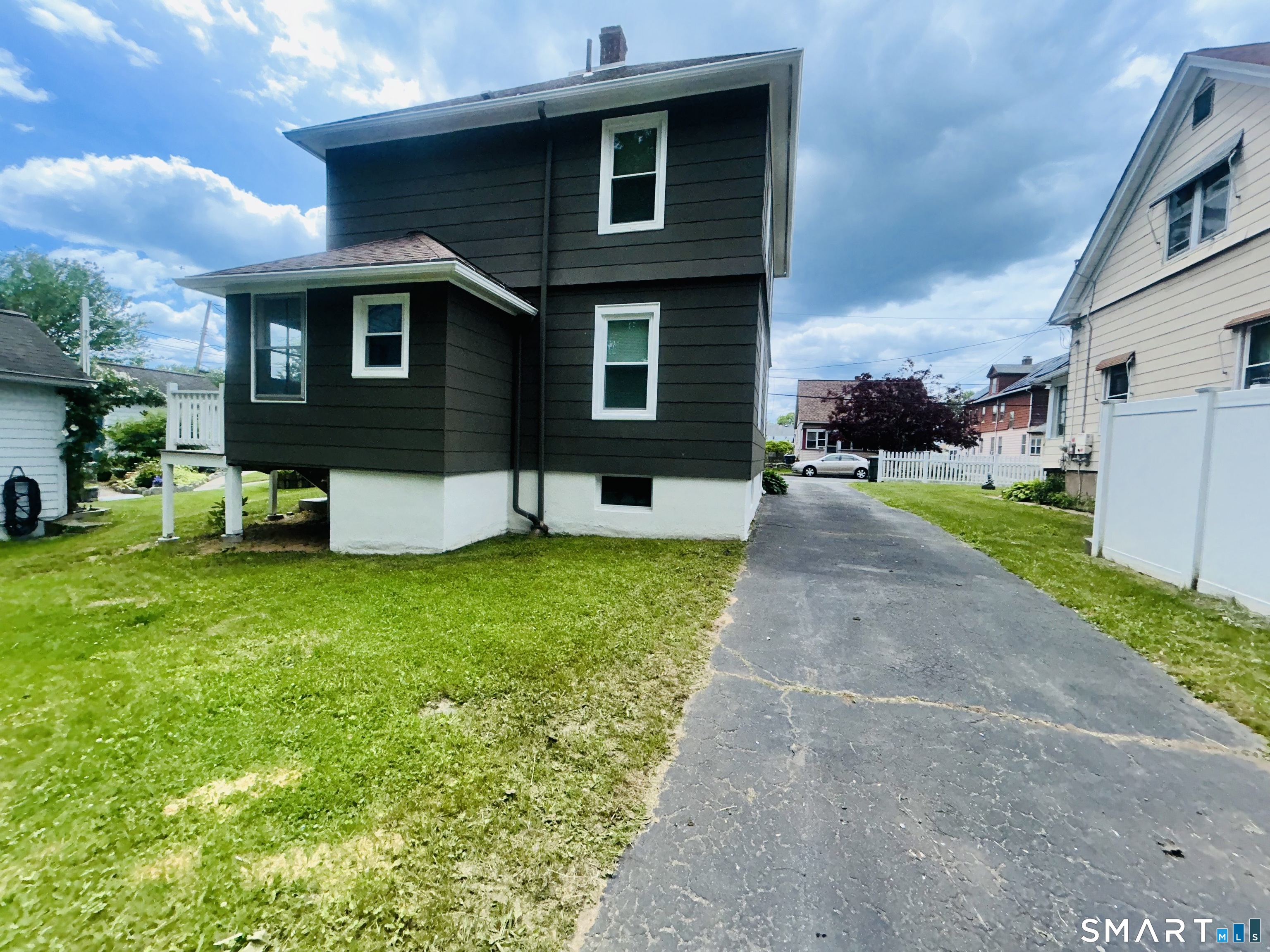 30 Oakwood Street East Hartford CT 06108
