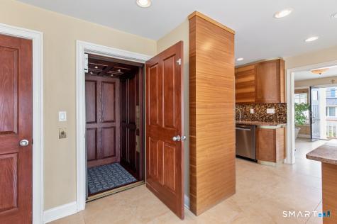 41 Deerfield Avenue Milford CT 06460