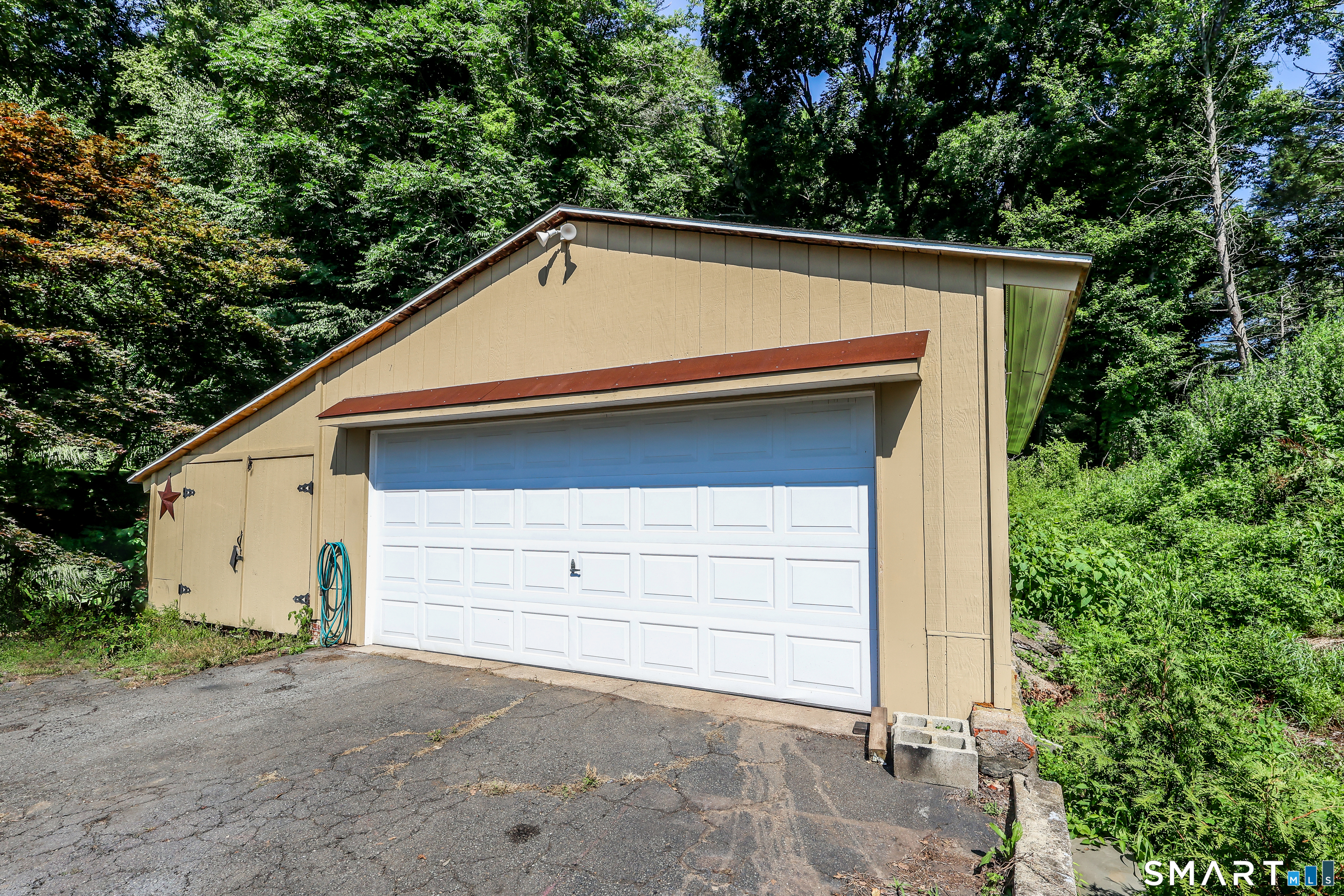 88 Berkshire Road Southbury CT 06488