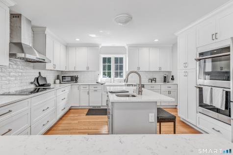 26 Westwood Road Trumbull CT 06611