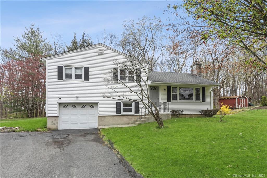 17 Oak Crest Drive Brookfield CT 06804