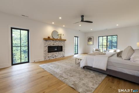 729 Smith Ridge Road New Canaan CT 06840