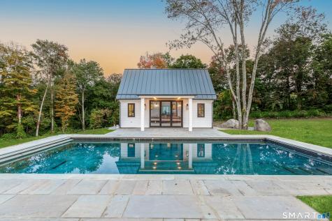 729 Smith Ridge Road New Canaan CT 06840