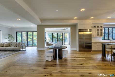 729 Smith Ridge Road New Canaan CT 06840