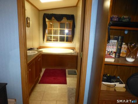 15 Golden Road Montville CT 06382