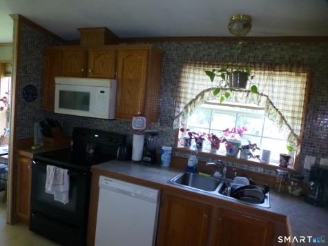 15 Golden Road Montville CT 06382