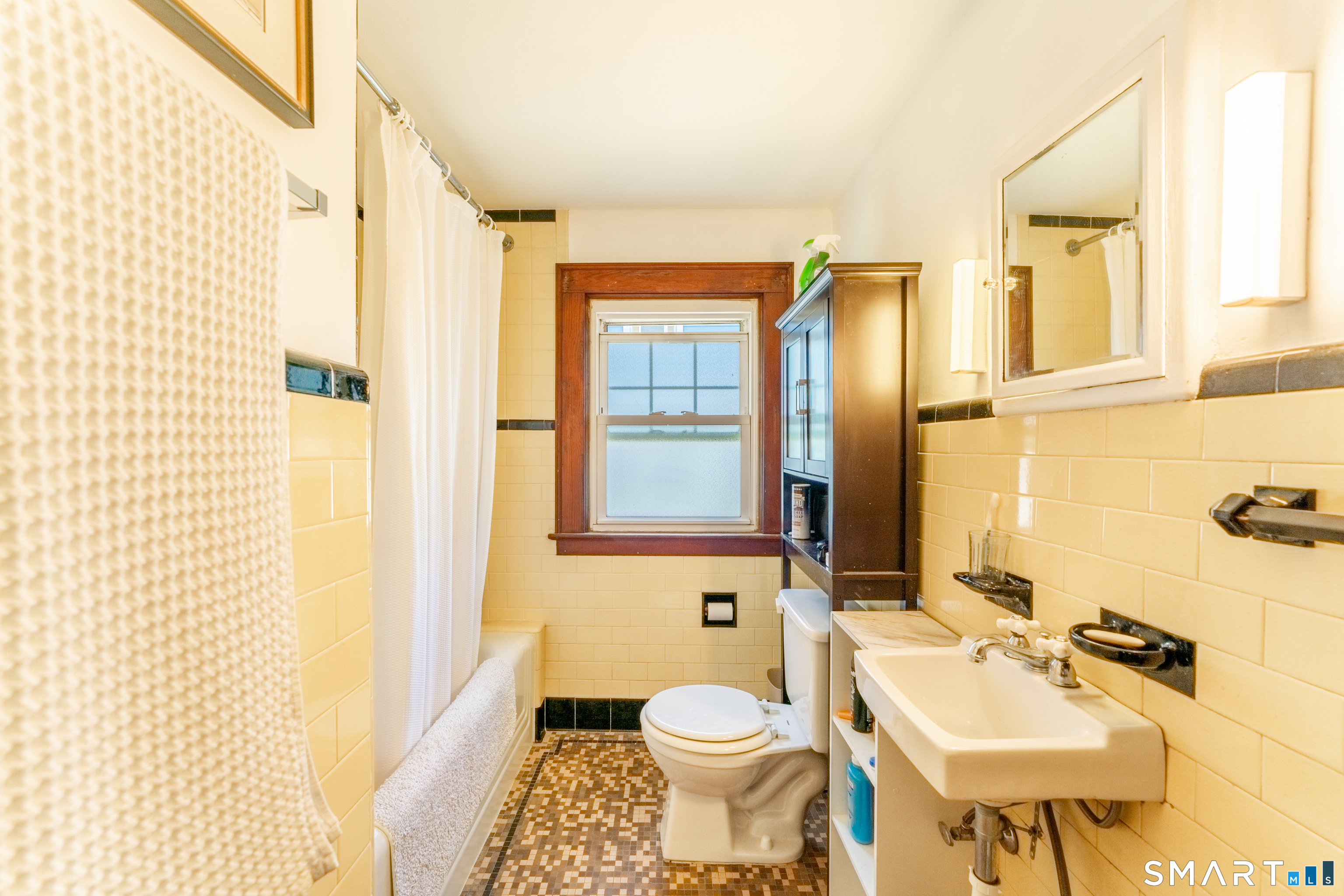 36 Briggs Street New London CT 06320
