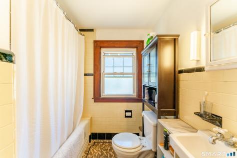 36 Briggs Street New London CT 06320