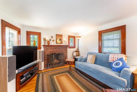 36 Briggs Street New London CT 06320