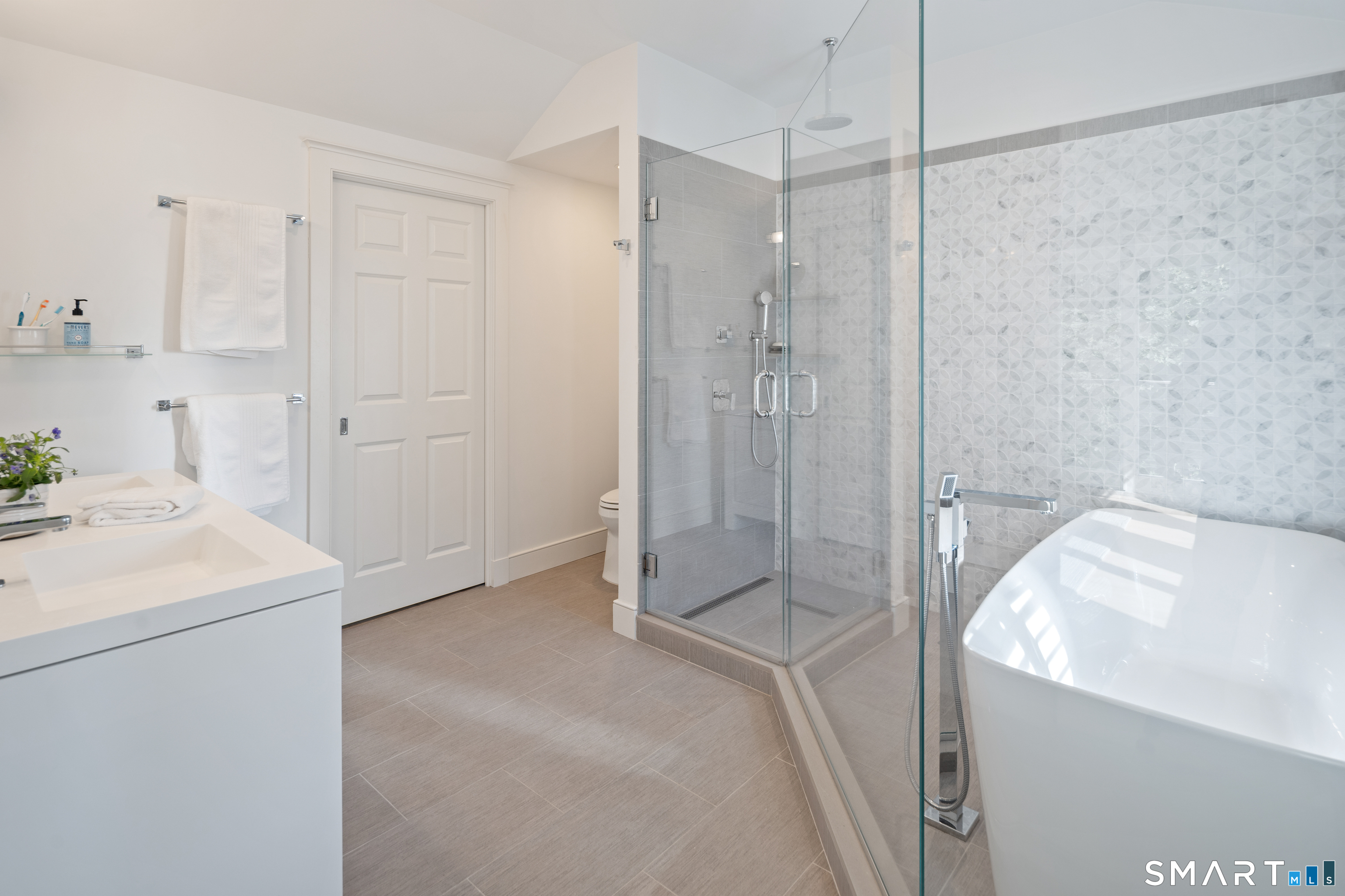 6 Nylked Terrace Norwalk CT 06853