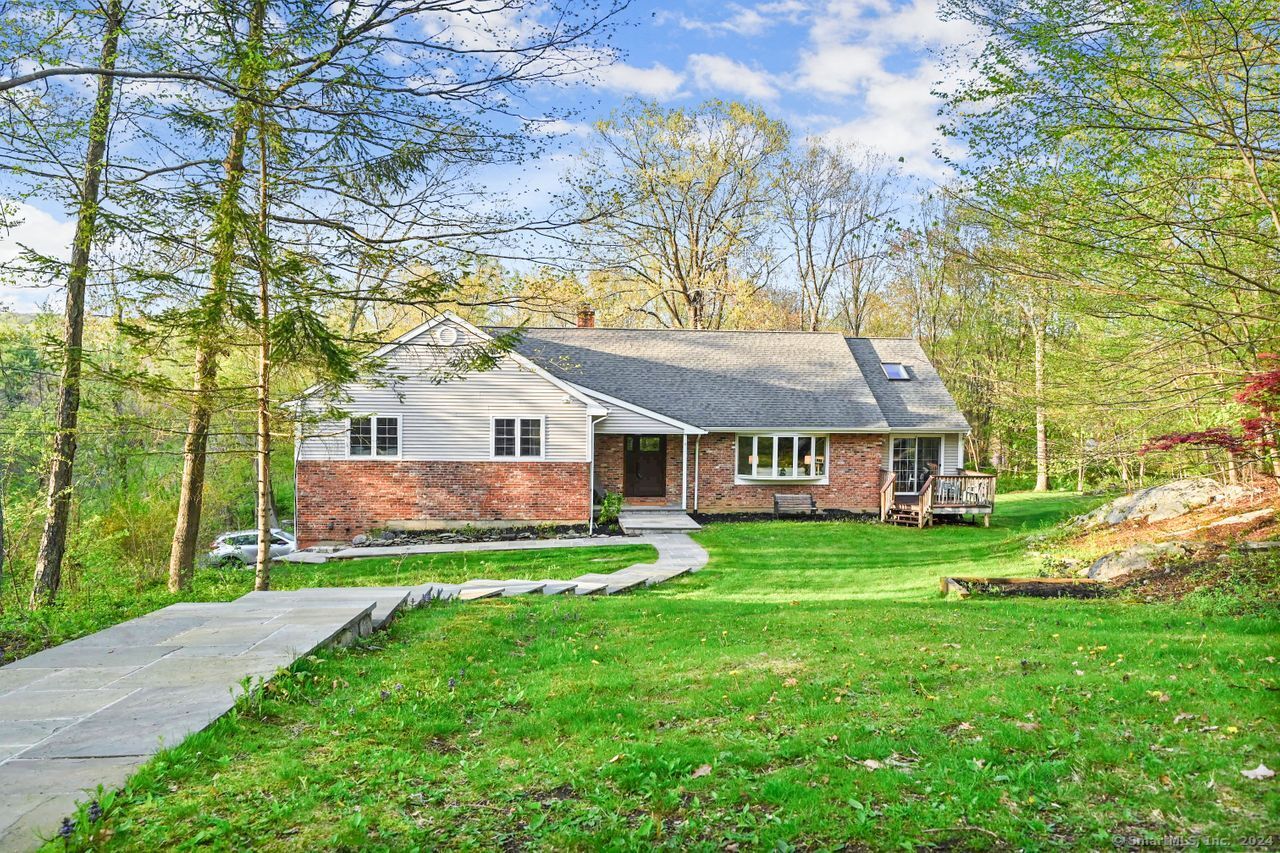14 Obtuse Rocks Road Brookfield CT 06804