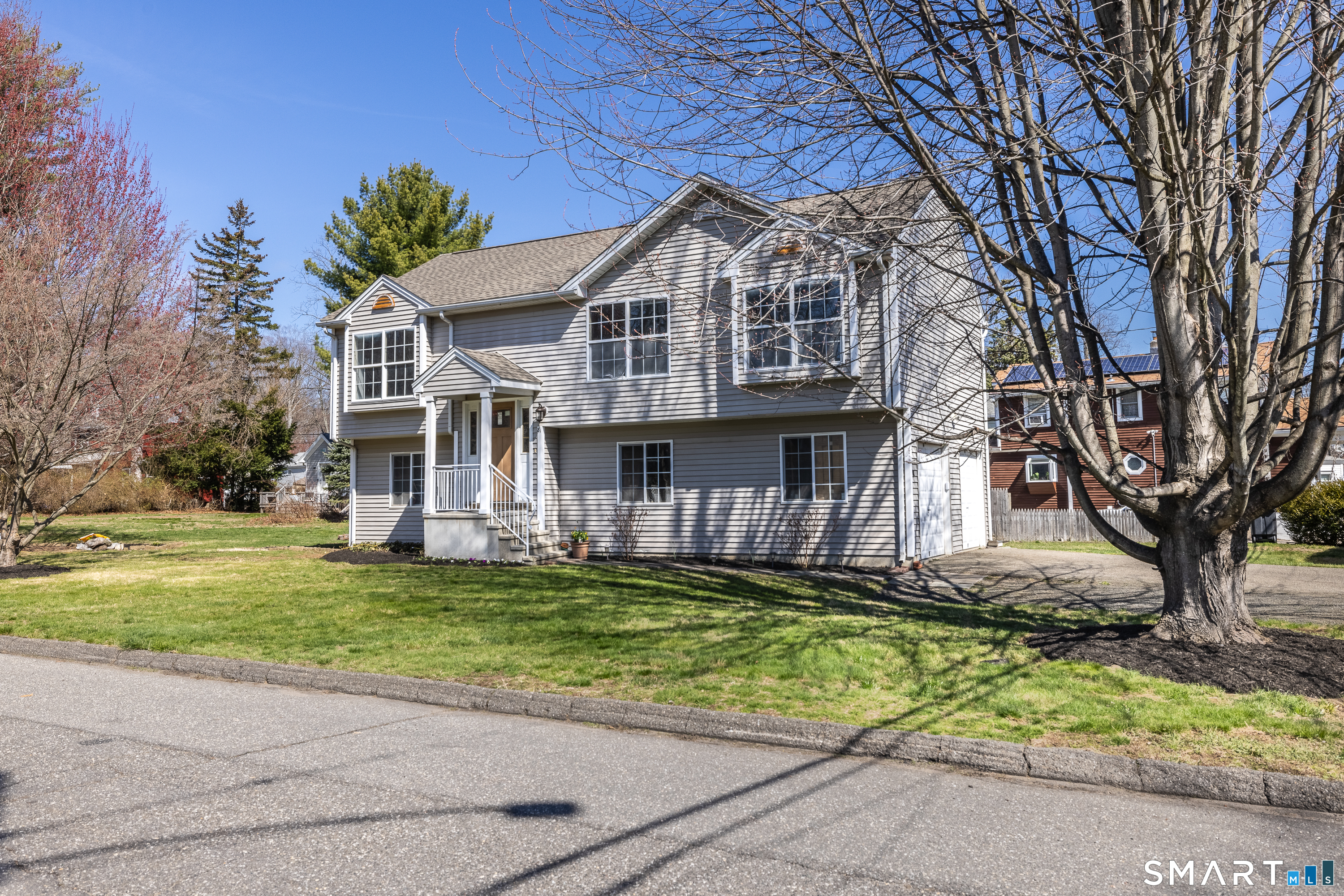 81 Andrews Avenue Milford CT 06460