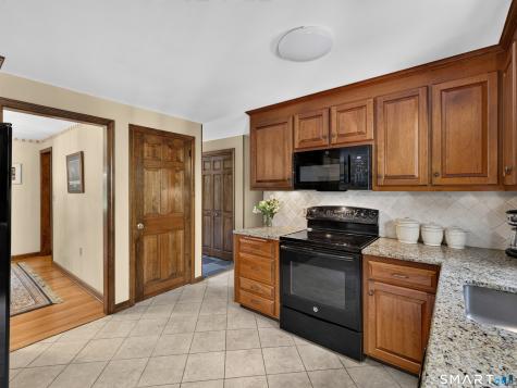 11 Kitteridge Hill Road Old Saybrook CT 06475