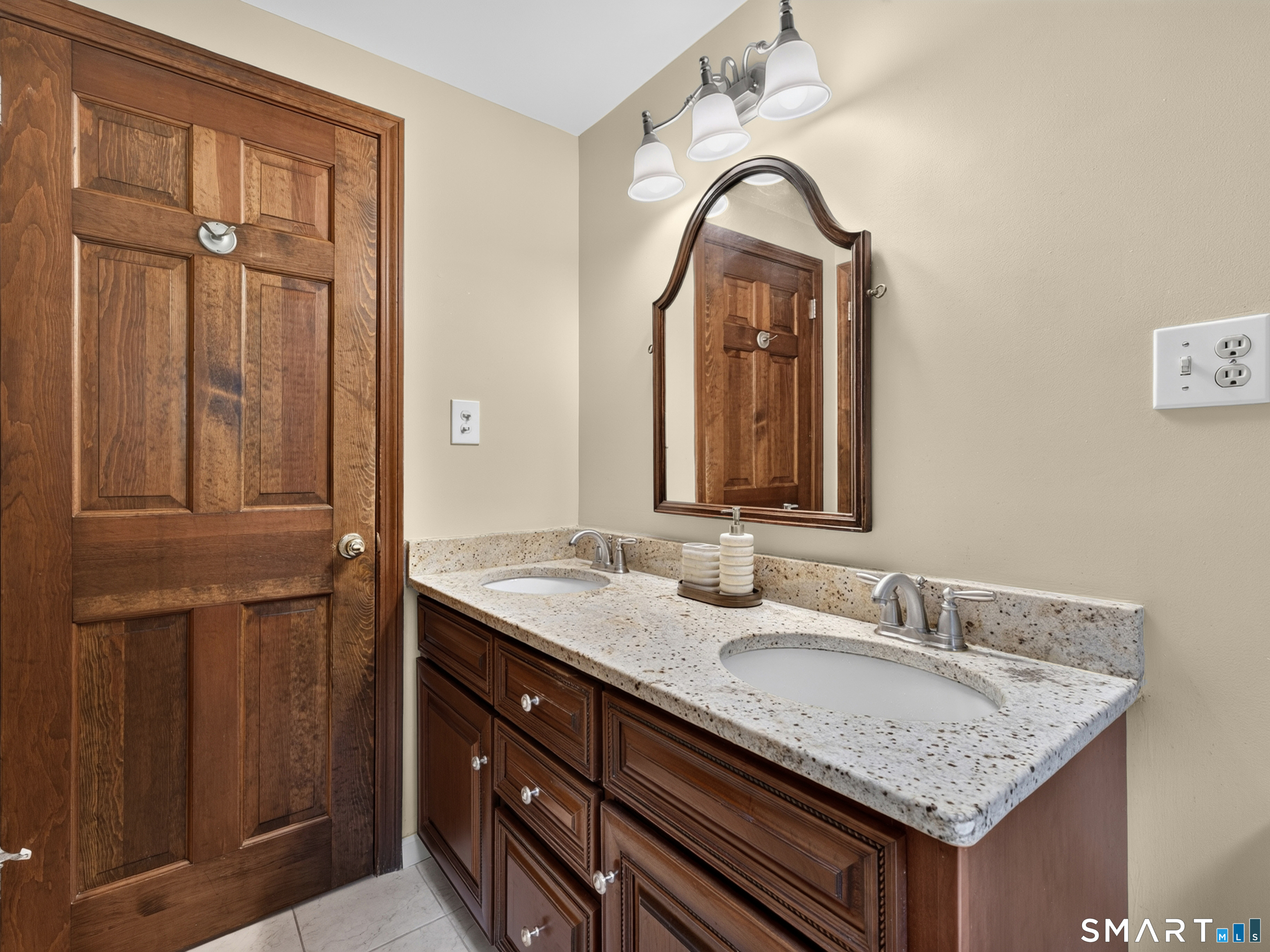 11 Kitteridge Hill Road Old Saybrook CT 06475