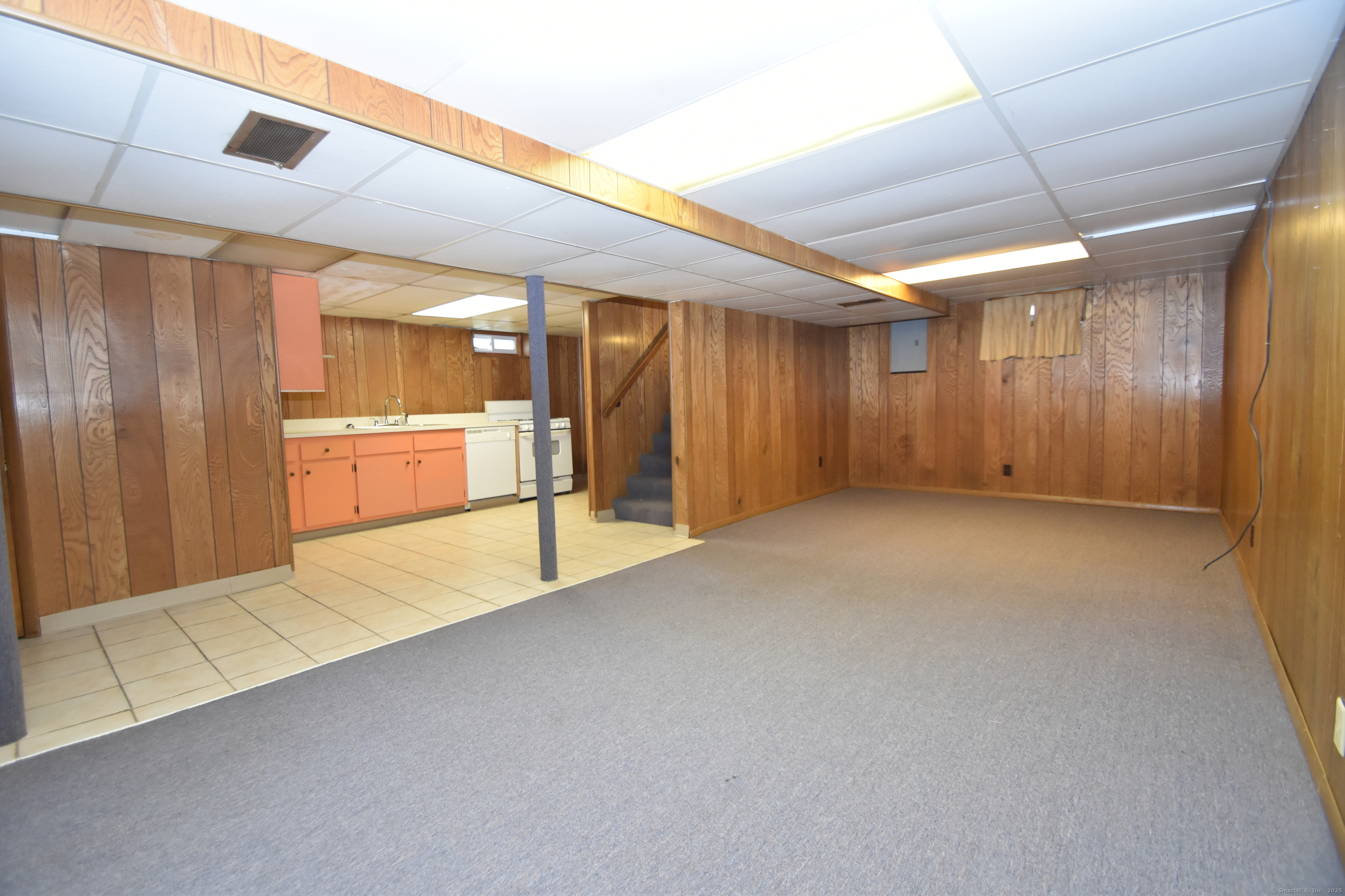 6 Judy Drive East Hartford CT 06118