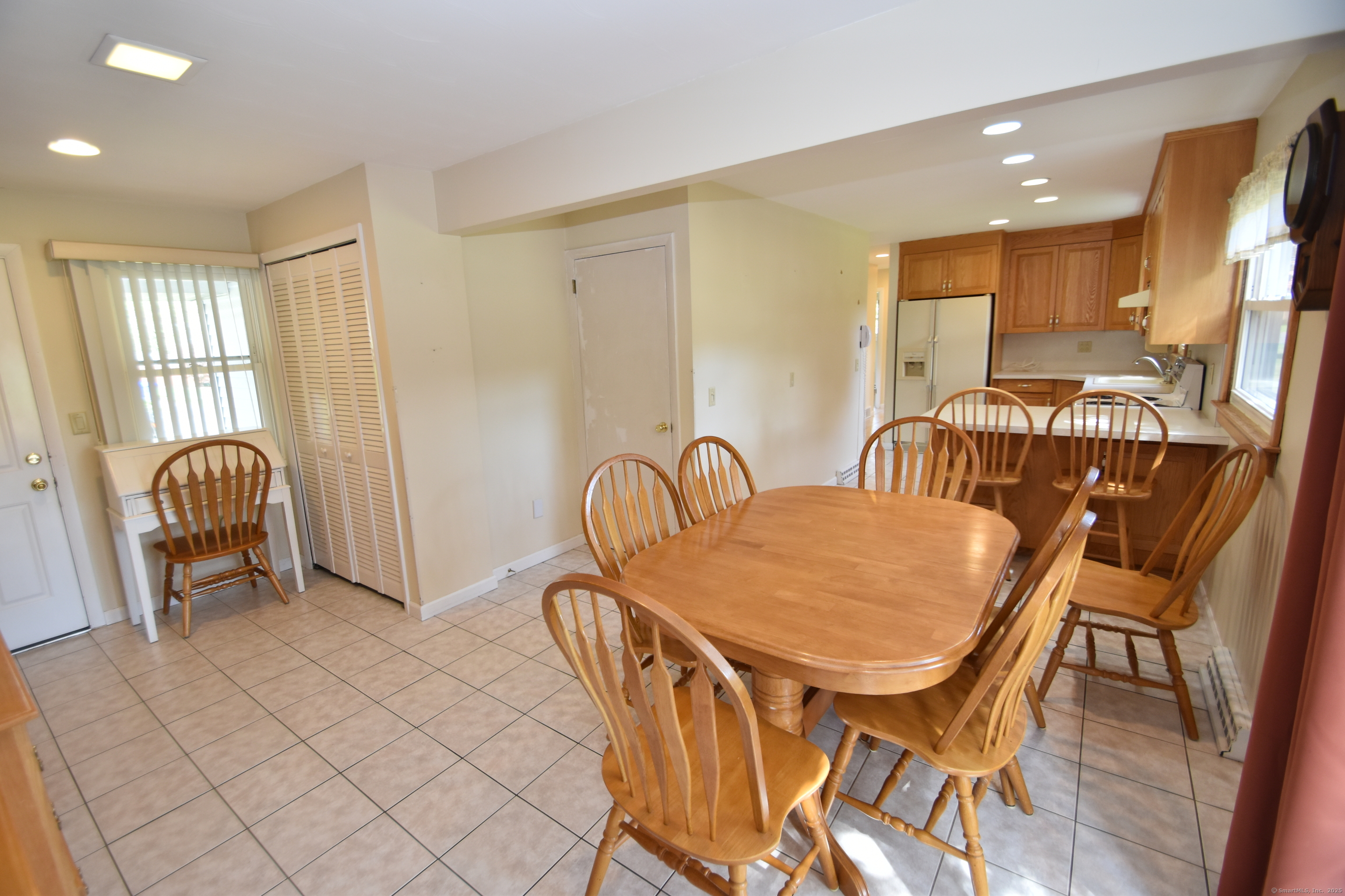 6 Judy Drive East Hartford CT 06118