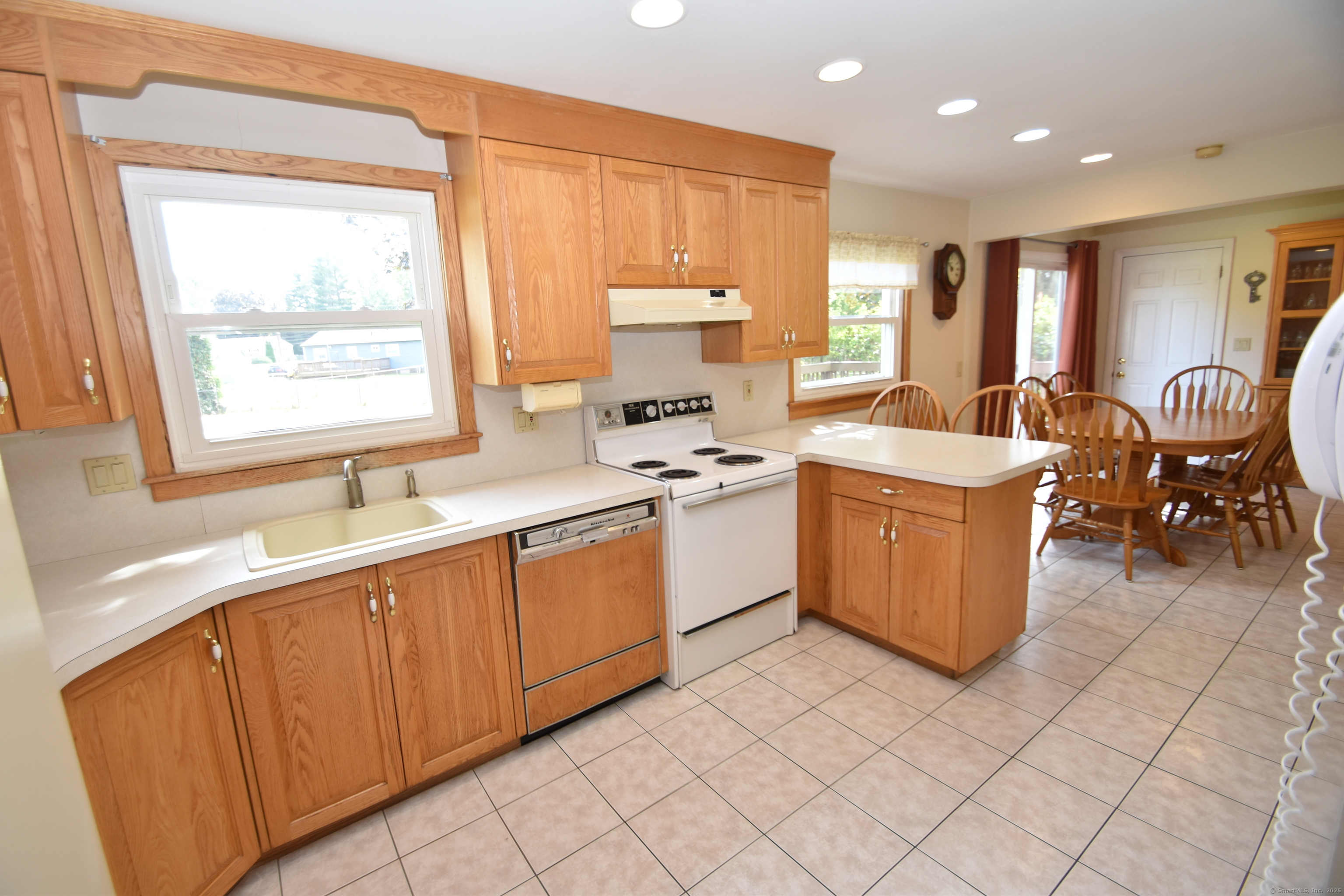 6 Judy Drive East Hartford CT 06118