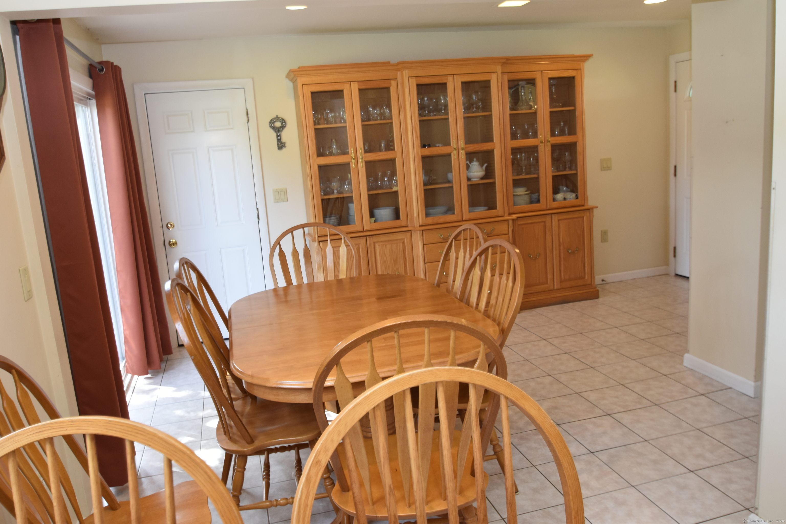 6 Judy Drive East Hartford CT 06118