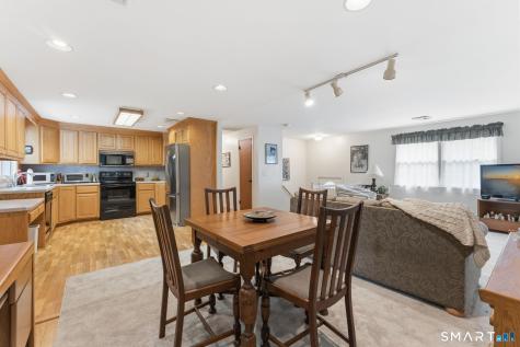20 South Cobblers Court East Lyme CT 06357
