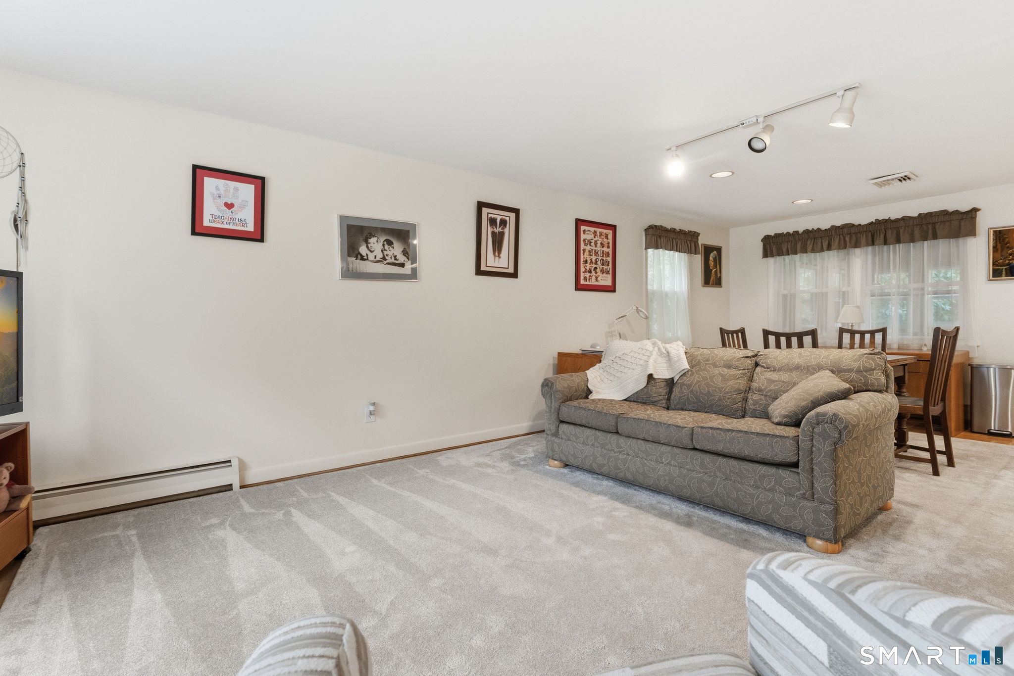 20 South Cobblers Court East Lyme CT 06357