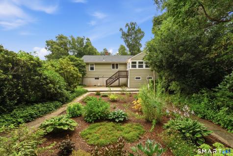 20 South Cobblers Court East Lyme CT 06357