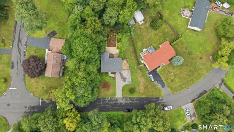 20 South Cobblers Court East Lyme CT 06357