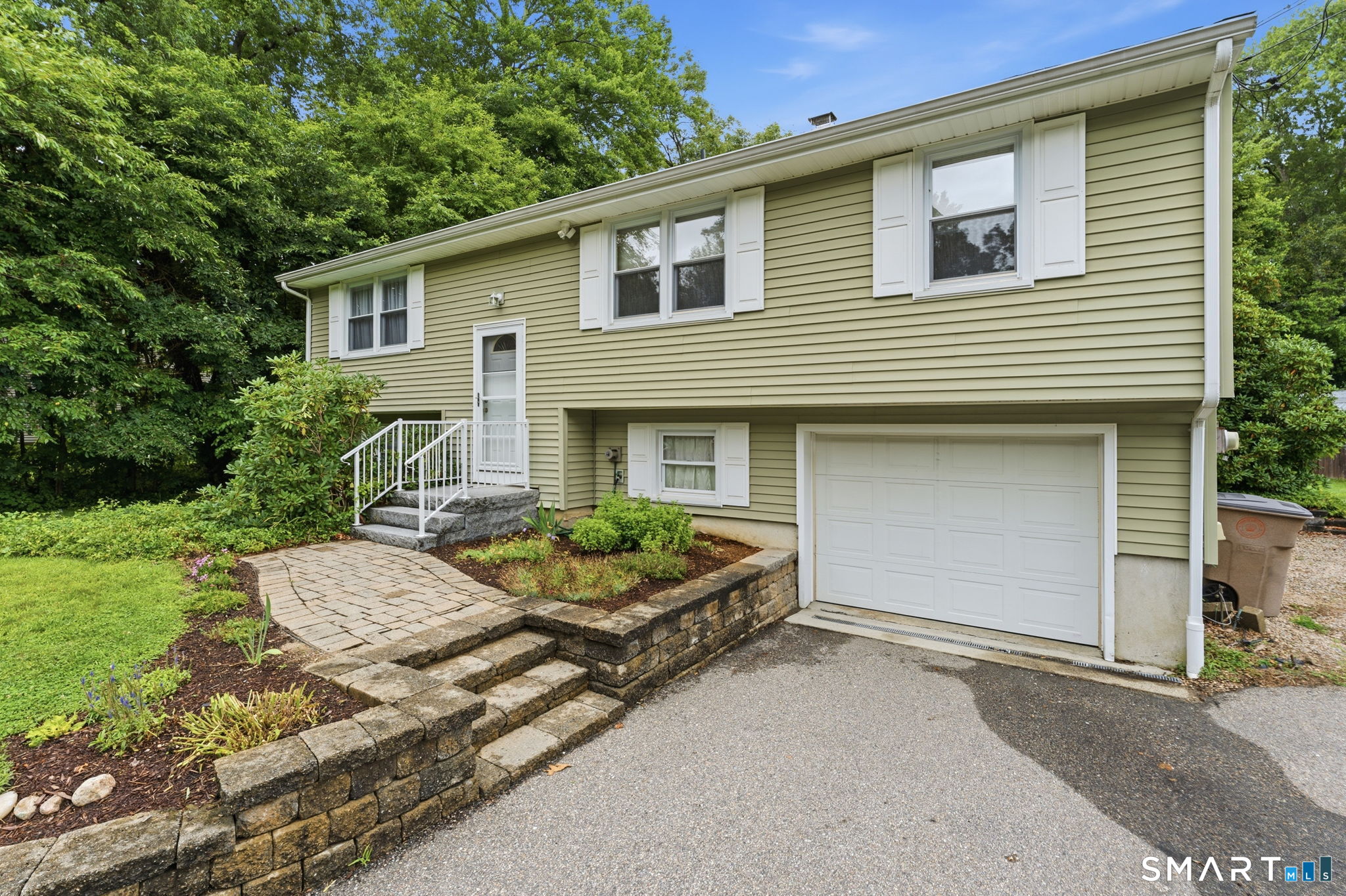 20 South Cobblers Court East Lyme CT 06357