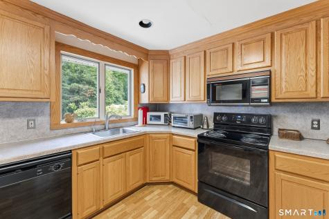 20 South Cobblers Court East Lyme CT 06357