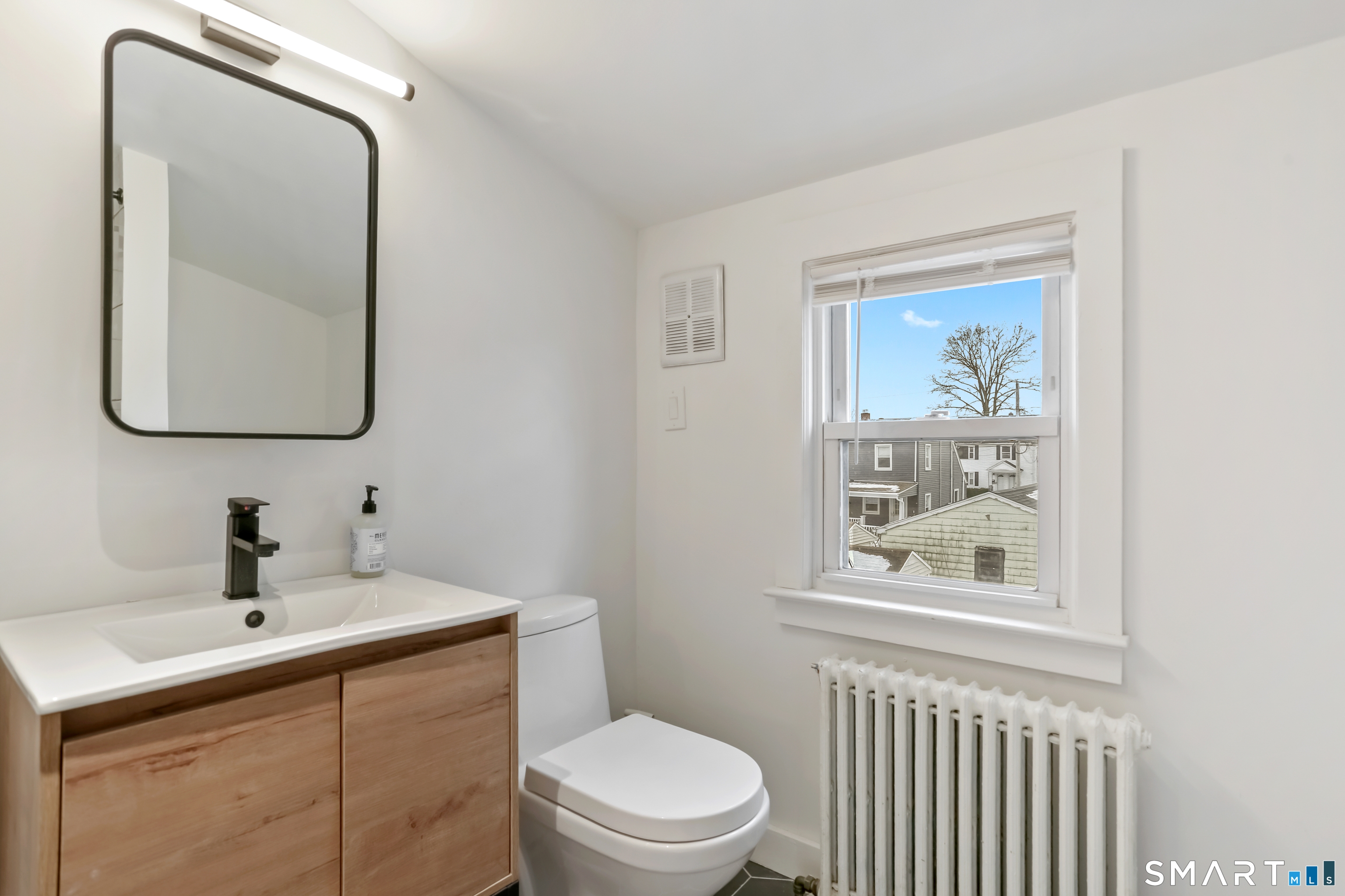 671 Fairview Avenue Bridgeport CT 06606