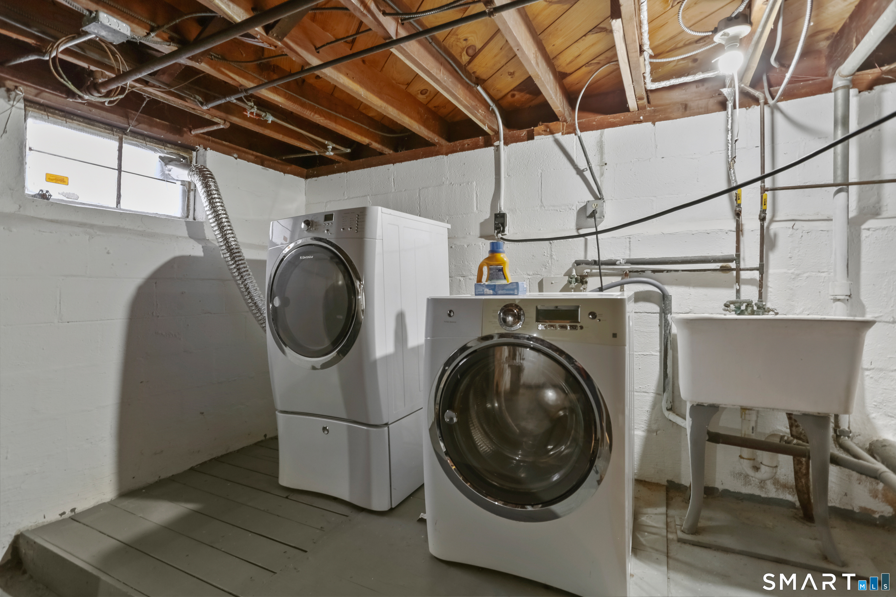 671 Fairview Avenue Bridgeport CT 06606