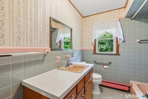31 Jeanette Road Danbury CT 06811