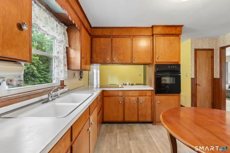 31 Jeanette Road Danbury CT 06811
