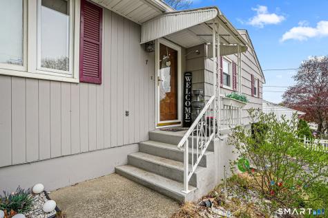 7 Newport Drive Waterbury CT 06705