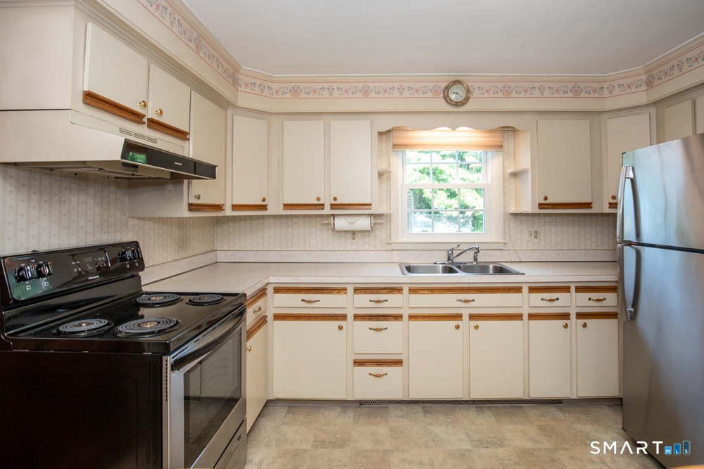 153 Fiesta Heights Meriden CT 06451