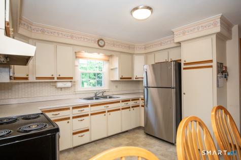 153 Fiesta Heights Meriden CT 06451