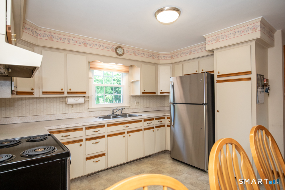 153 Fiesta Heights Meriden CT 06451