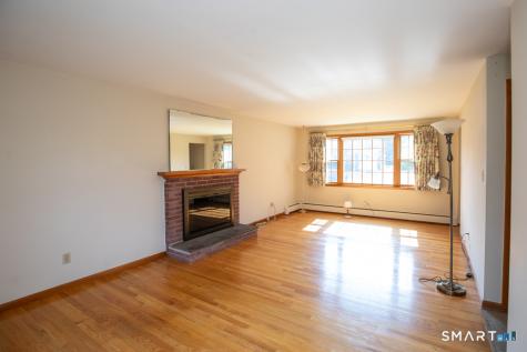 153 Fiesta Heights Meriden CT 06451