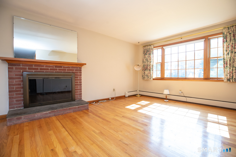 153 Fiesta Heights Meriden CT 06451