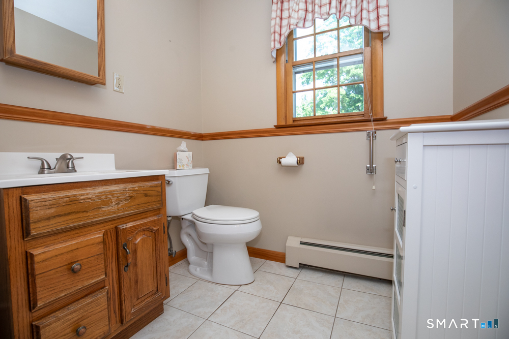 153 Fiesta Heights Meriden CT 06451