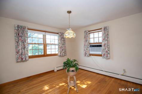 153 Fiesta Heights Meriden CT 06451