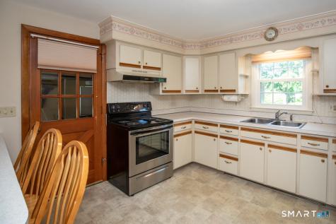 153 Fiesta Heights Meriden CT 06451