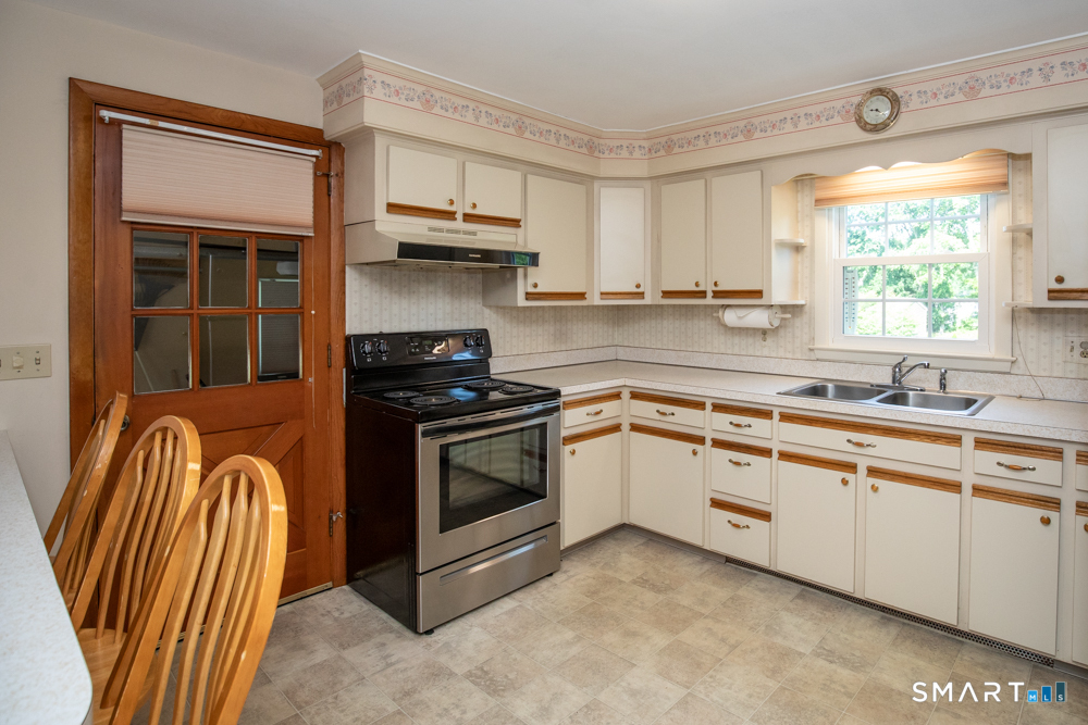 153 Fiesta Heights Meriden CT 06451