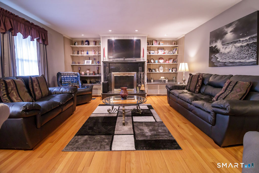 27 Maiden Lane Plainville CT 06062