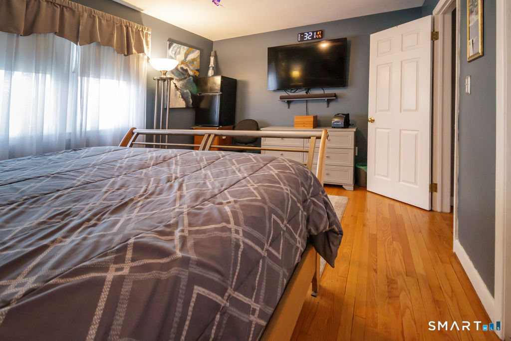 27 Maiden Lane Plainville CT 06062