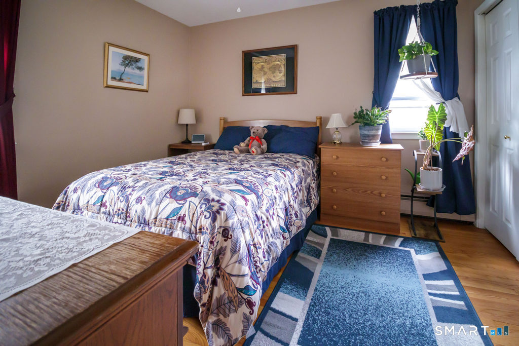27 Maiden Lane Plainville CT 06062