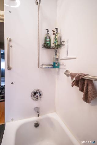 27 Maiden Lane Plainville CT 06062