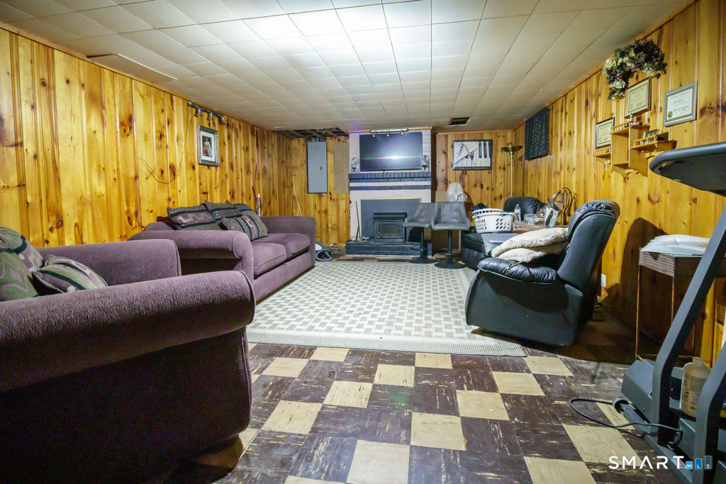 27 Maiden Lane Plainville CT 06062