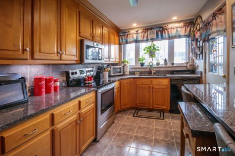 27 Maiden Lane Plainville CT 06062