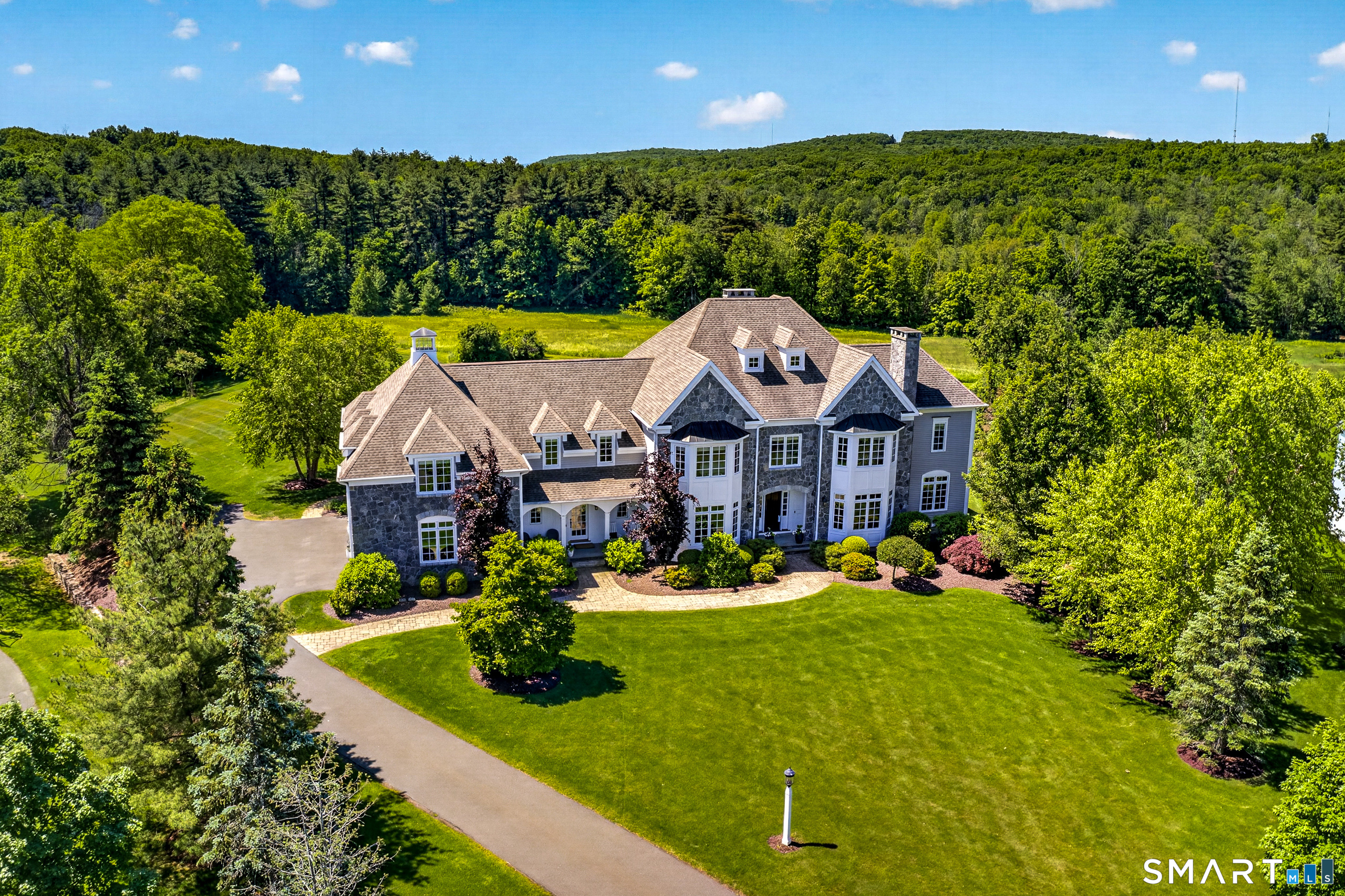 55 Old Stone Crossing West Hartford CT 06117