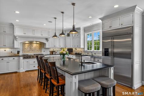 55 Old Stone Crossing West Hartford CT 06117